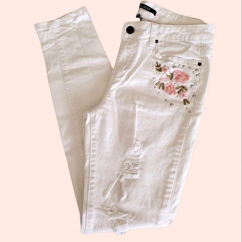 Angel Kiss Skinny Distressed Jeans. Size 7